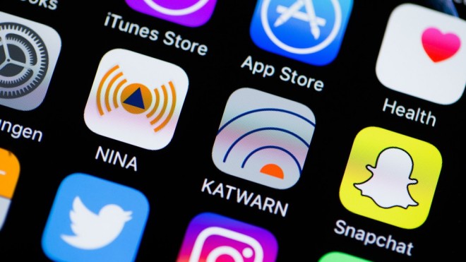 iPhone apps should be sold outside App Store, lawsuit argues