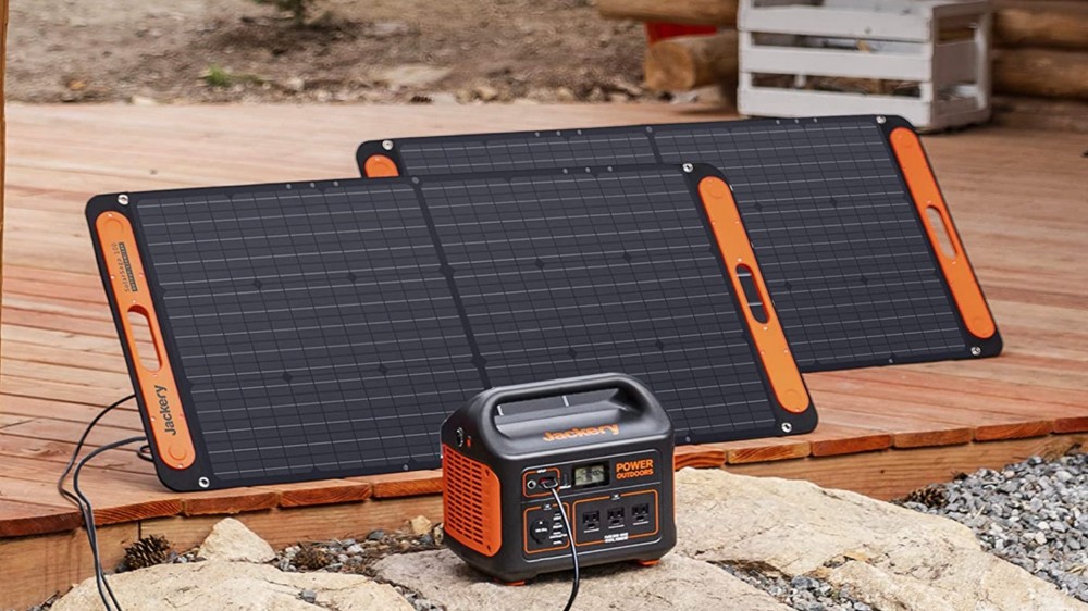 Jackery battery and portable solar panels